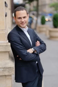 Azi Schwartz